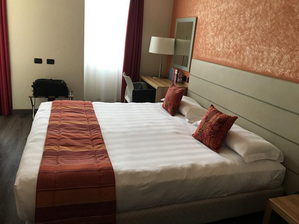 Hotel Bis